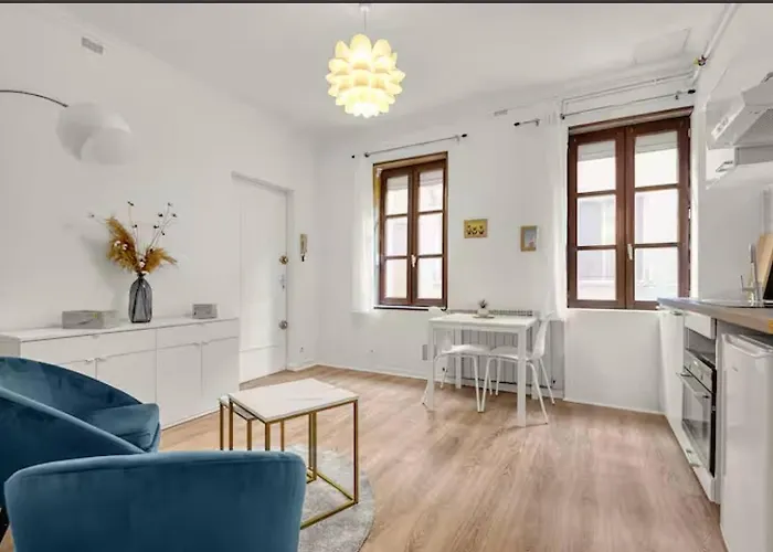 - Proche Gare Apartment *